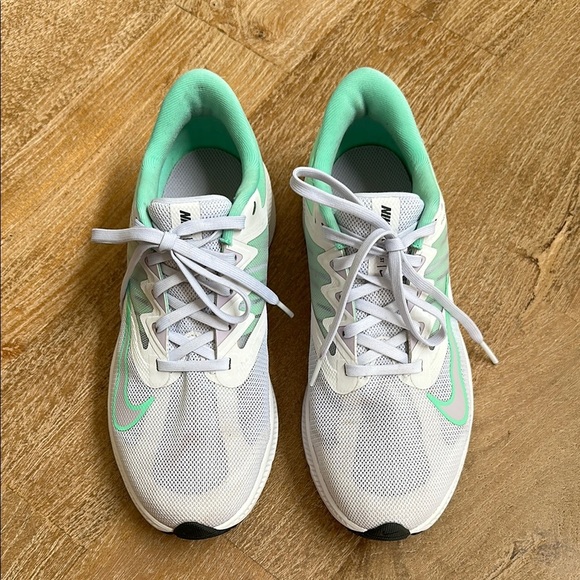 Women’s size 7.5 Nike Quest 3 - Picture 1 of 8